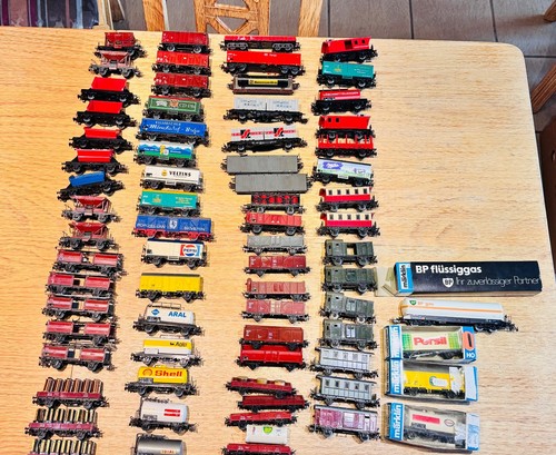 Märklin kunststoff waggons - 73,